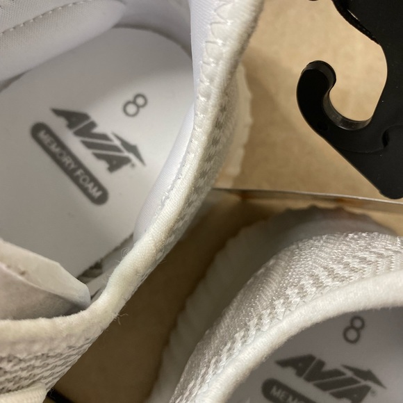 NWT Women’s Athletic Memory Foam Lightweight- White Large - Picture 7 of 7